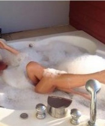 В Москве я раскрою все твои сокровенные желания, позволю тебе испытать безупречное наслаждение. Мои услуги включают классический секс, оральный секс, эротический массаж и другие возможности, о которых можно поговорить лично. У меня есть отличные отзывы и фото, чтобы ты мог убедиться в моей красоте и привлекательности. Я жду тебя в Москве для незабываемых встреч и ярких эмоций! Тамара
